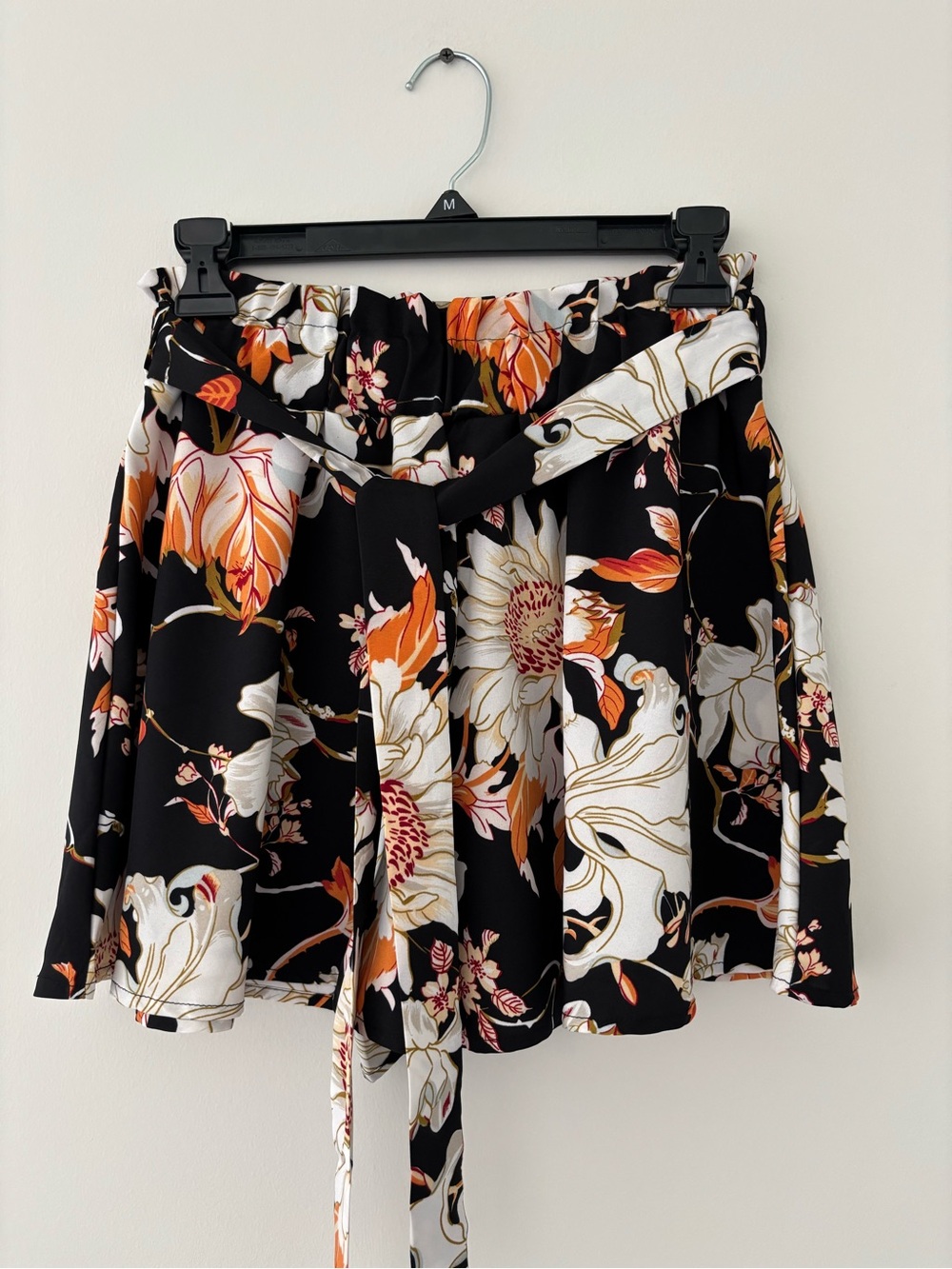 Floral Tie-Waist Shorta
